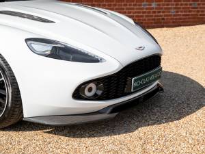 Imagen 17/50 de Aston Martin Vanquish Zagato (2017)