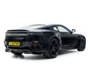 Immagine 8/45 di Aston Martin DBS Superleggera (2019)