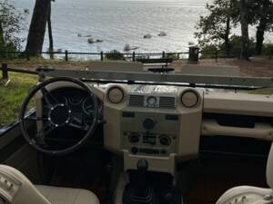 Bild 8/8 von Land Rover Defender 90 (2009)