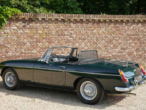 Image 13/50 of MG MGB (1969)