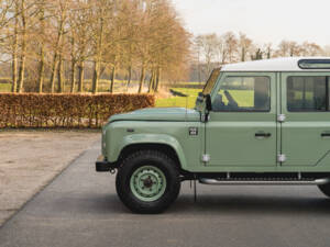 Bild 27/37 von Land Rover Defender (2016)