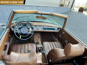 Image 15/44 of Mercedes-Benz 280 SL (1970)