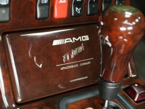 Image 15/30 of Mercedes-Benz SL 600 6.0 AMG (1996)