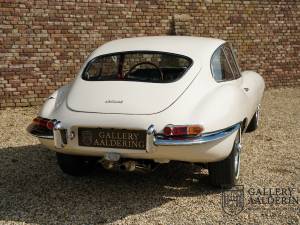 Image 36/50 of Jaguar E-Type 3.8 (1964)