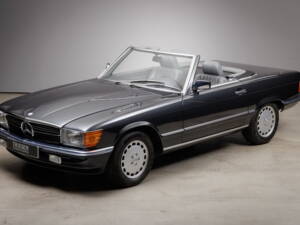 Image 1/44 of Mercedes-Benz 300 SL (1988)