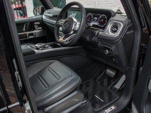 Image 15/22 of Mercedes-Benz G 400 d (LWB) (2022)