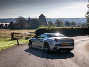 Image 44/44 de Ferrari California (2011)