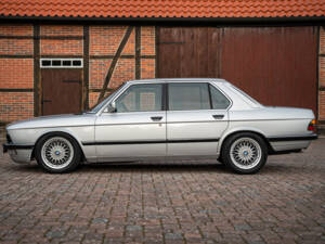 Bild 12/43 von BMW 525i (1986)