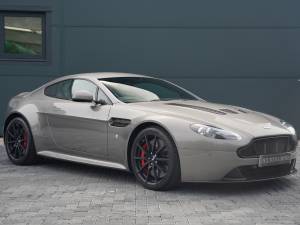 Bild 1/50 von Aston Martin V12 Vantage S (2014)