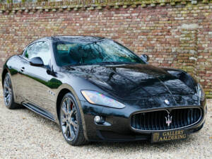 Bild 45/50 von Maserati GranTurismo S (2010)