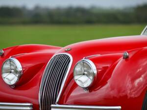 Image 17/37 of Jaguar XK 120 SE OTS (1954)