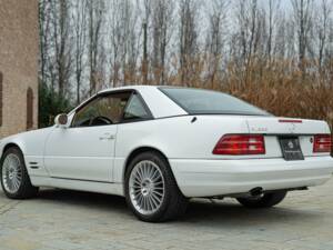 Image 6/50 of Mercedes-Benz SL 500 (1999)