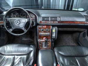 Bild 20/37 von Mercedes-Benz 300 SE (1992)
