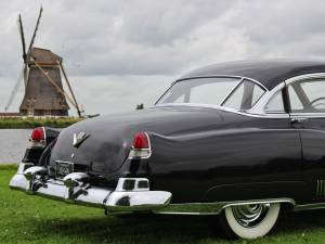 Image 6/23 of Cadillac 60 Special Fleetwood (1951)