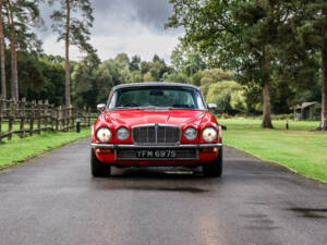 Image 11/40 de Jaguar XJ 6 C 4.2 (1977)