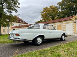 Image 3/75 of Mercedes-Benz 280 SE 3,5 (1971)