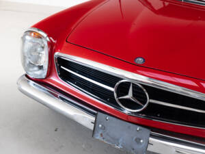 Image 22/30 of Mercedes-Benz 280 SL (1968)