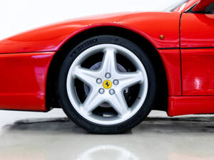 Image 28/48 of Ferrari F 355 Berlinetta (1994)