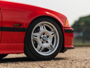 Image 21/37 of BMW M3 (1994)