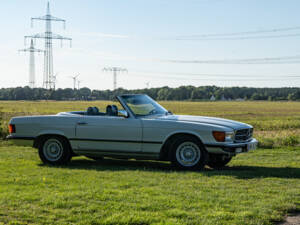 Immagine 28/42 di Mercedes-Benz 380 SL (1981)