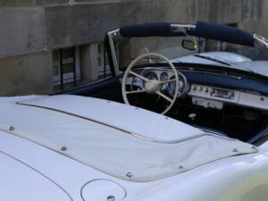 Image 38/51 of BMW 507 (1957)