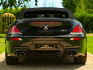 Image 10/50 of BMW M6 (2007)