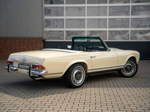 Image 7/97 of Mercedes-Benz 280 SL (1969)