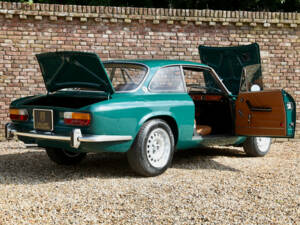 Immagine 19/50 di Alfa Romeo 2000 GTV (1973)