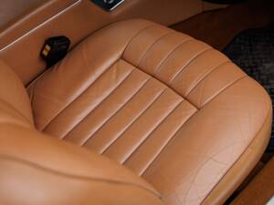 Bild 26/40 von Daimler Sovereign 4.2 (1976)
