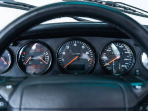 Image 15/45 of Porsche 911 Carrera 2 (1990)