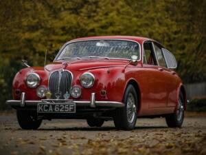 Image 1/7 of Jaguar Mk II 2.4 (1967)