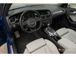 Image 5/32 of Audi RS4 Avant (2014)