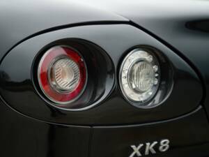 Image 13/50 of Jaguar XK8 4.0 (2006)