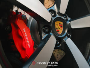 Image 12/49 of Porsche 911 Carrera 4S (2020)