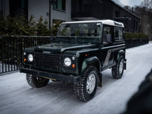 Bild 40/41 von Land Rover Defender 90 (1995)