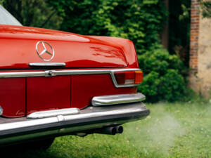 Image 28/99 de Mercedes-Benz 250 SE (1967)