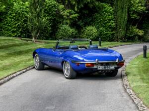 Image 11/43 de Jaguar Type E V12 (1974)