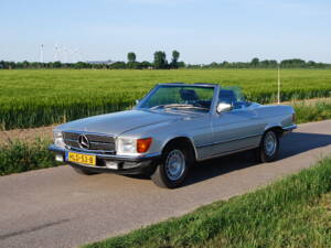 Image 32/87 of Mercedes-Benz 280 SL (1982)