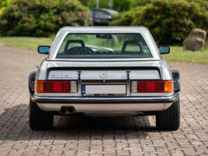 Image 27/68 of Mercedes-Benz 500 SL (1984)