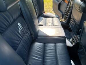 Image 11/33 de BMW 735i (1990)