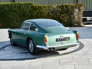 Image 8/15 of Aston Martin DB 4 (1960)