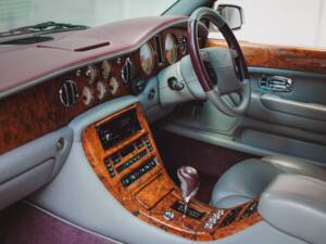 Image 4/8 de Bentley Arnage Red Label (2000)