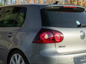 Immagine 9/50 di Volkswagen Golf V 3.2 R32 (2009)