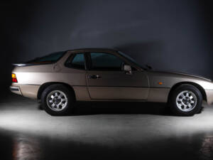 Image 1/44 de Porsche 924 (1983)