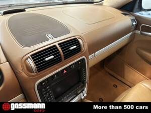 Bild 11/15 von Porsche Cayenne Turbo S (2006)