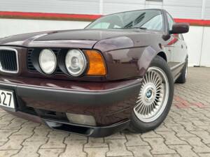 Bild 2/100 von BMW 540i (1992)