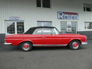 Afbeelding 7/28 van Mercedes-Benz 250 SE (1965)