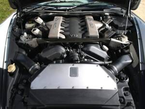 Image 19/22 of Aston Martin V12 Vanquish (2003)