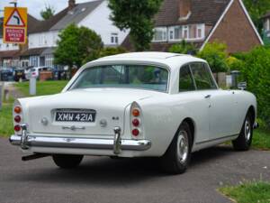 Image 17/48 of Bentley S 3 Continental Flying Spur (1963)
