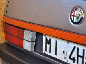 Image 26/48 of Alfa Romeo 75 2.0 Twin Spark (1988)